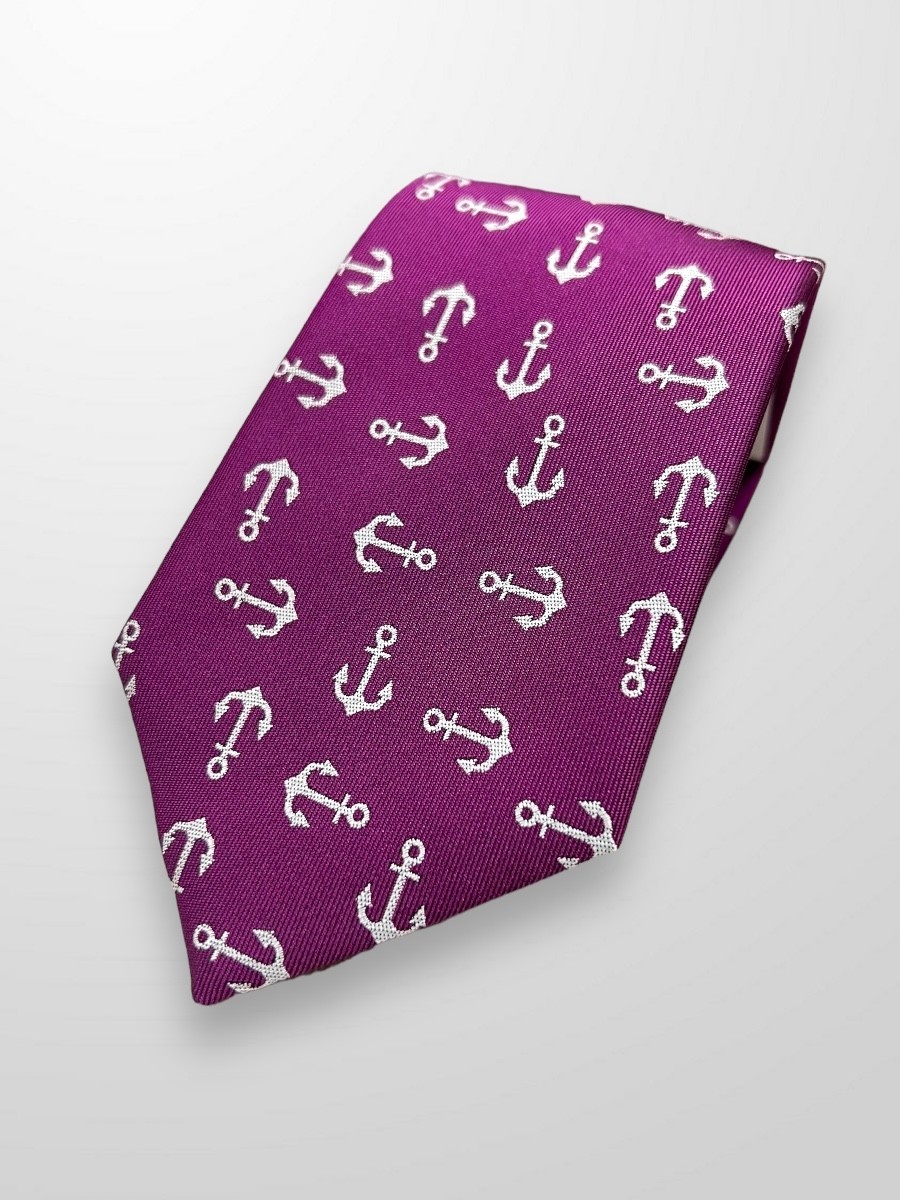 Corbata morada con anclas grandes
