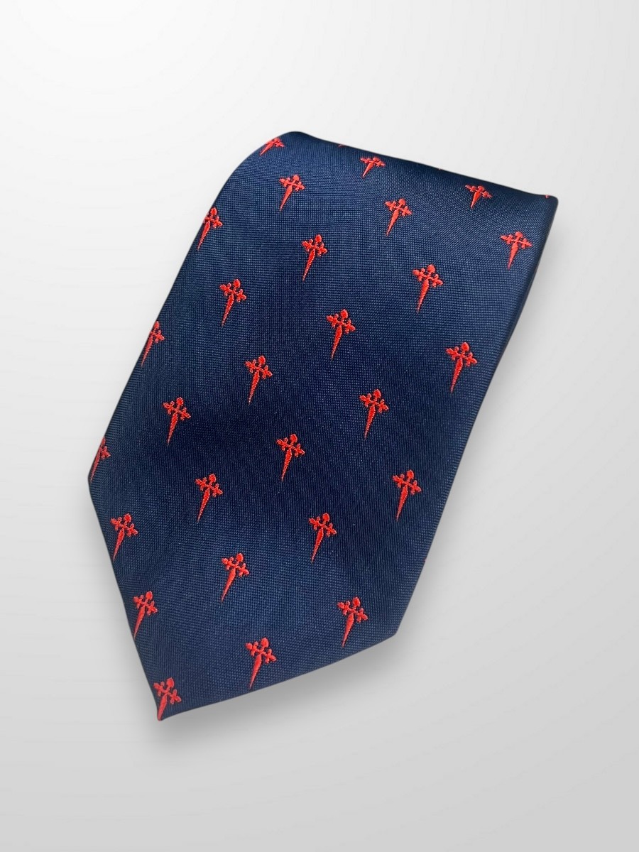 Corbata azul con cruz de Santiago