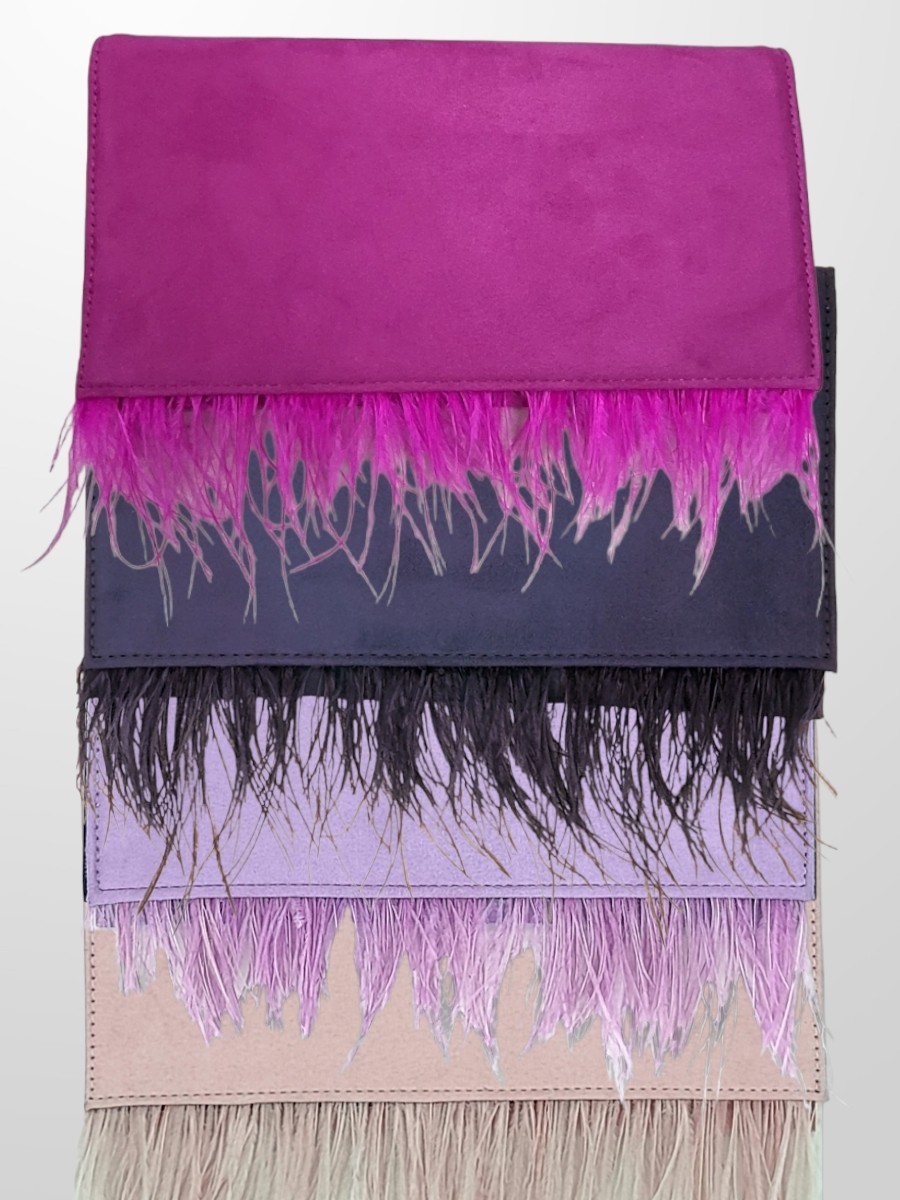 Cartera sobre plumas