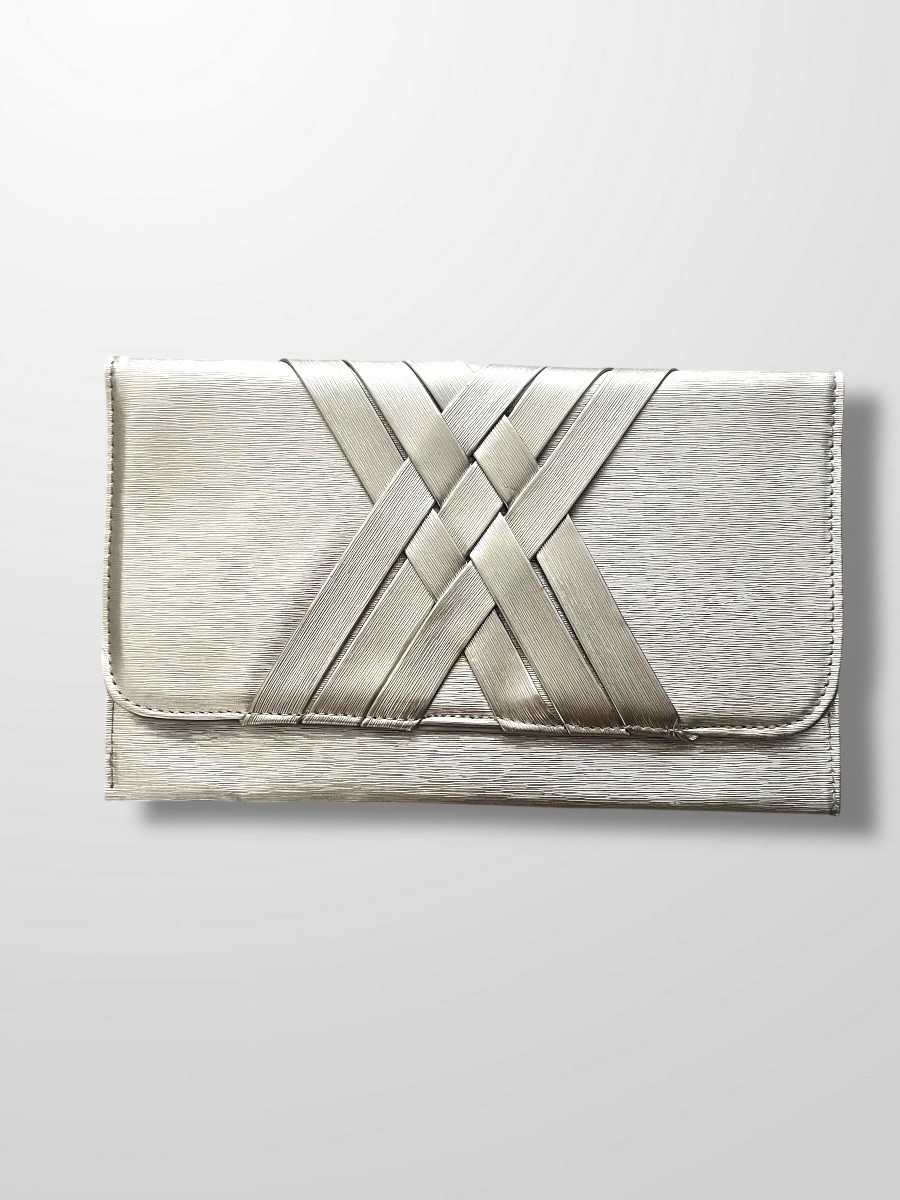 Cartera trenzada metalizada 2