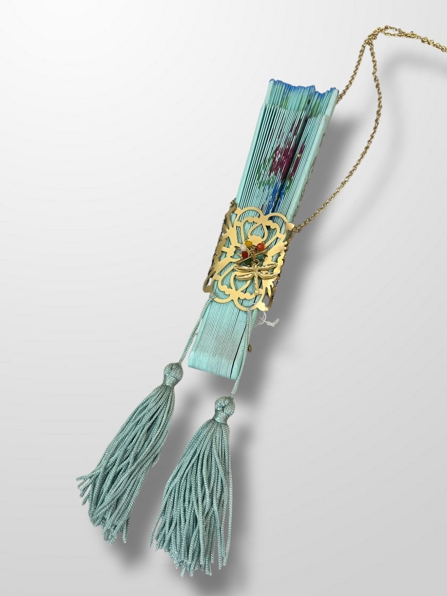 Cuelga abanico con borla 2