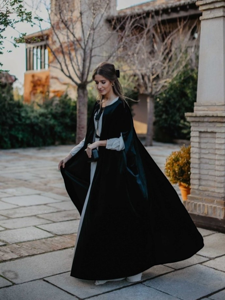 Capa de terciopelo larga