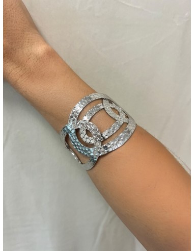 Brazalete de acero plateado