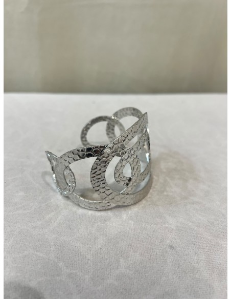 Brazalete de acero plateado