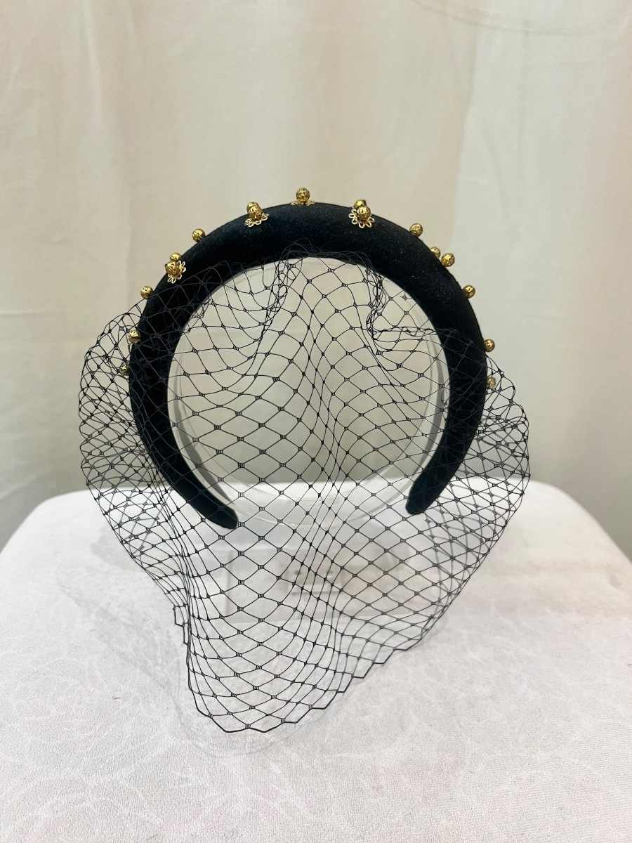 Alquilar diadema Albania de terciopelo negro 2