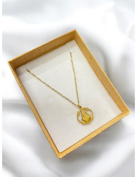 Cadena con medalla de la Virgen del Rocio dorada