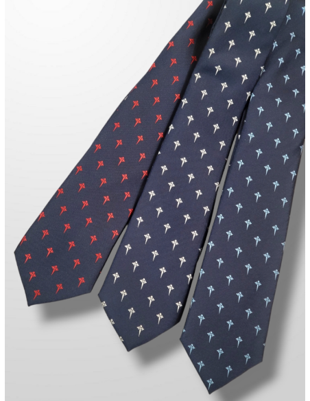 Corbata azul con cruz de Santiago