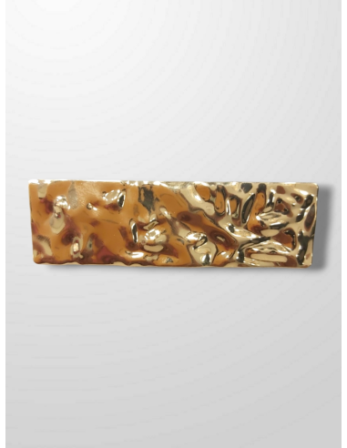 Broche dorado rectangular martele